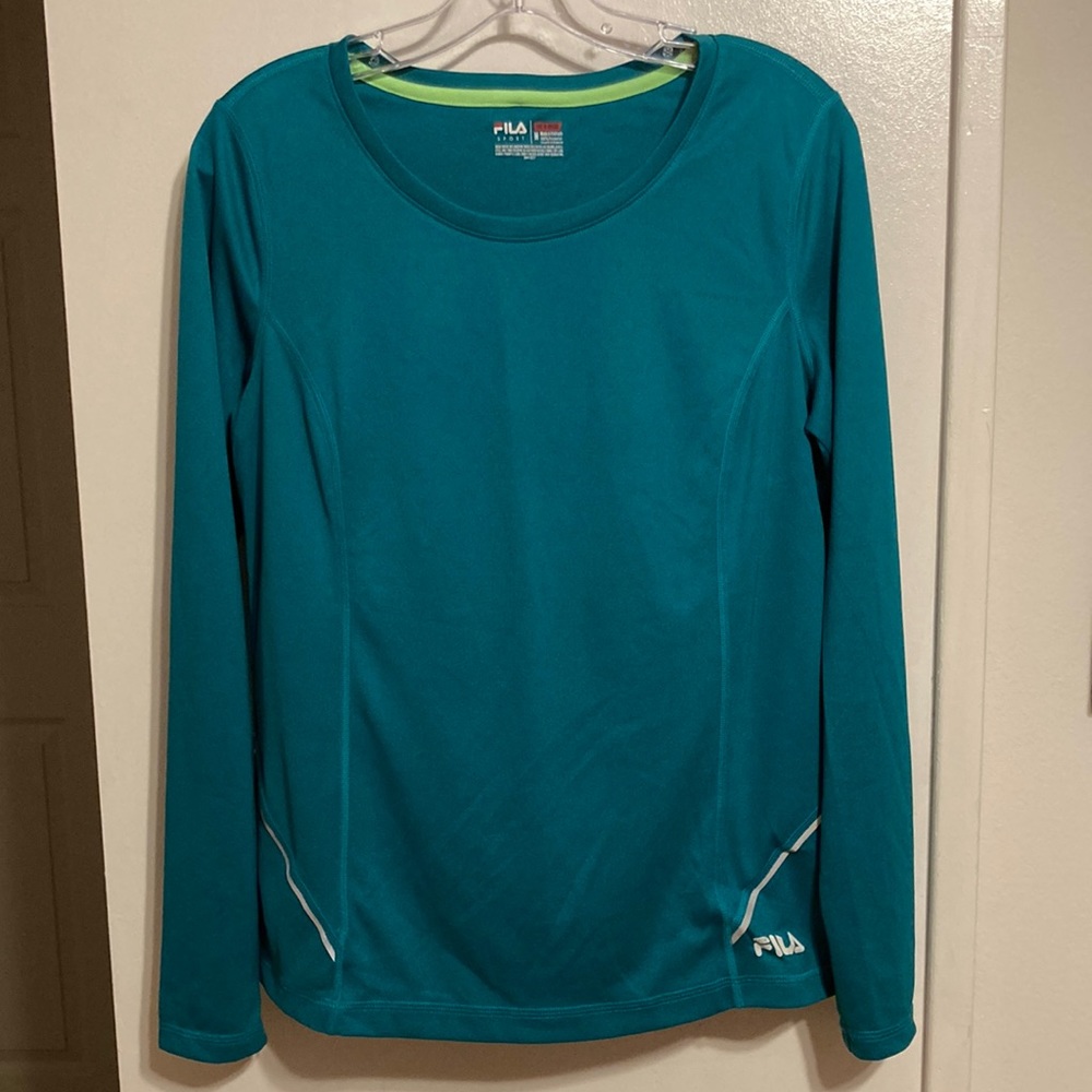 Fila Sport Women’s Fitted Sports Top Live in Motion (size M)